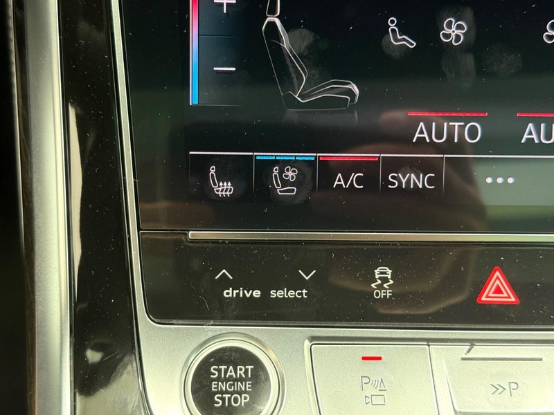 Audi Q7 Vehicle Image 14