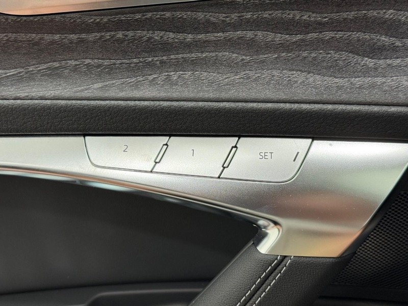Audi A6 allroad Vehicle Image 10
