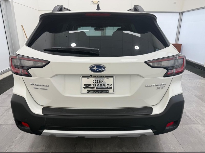 Subaru Outback Vehicle Image 3