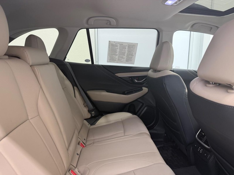 Subaru Outback Vehicle Image 8