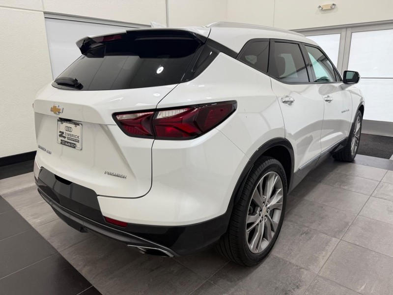 Chevrolet Blazer Vehicle Image 2