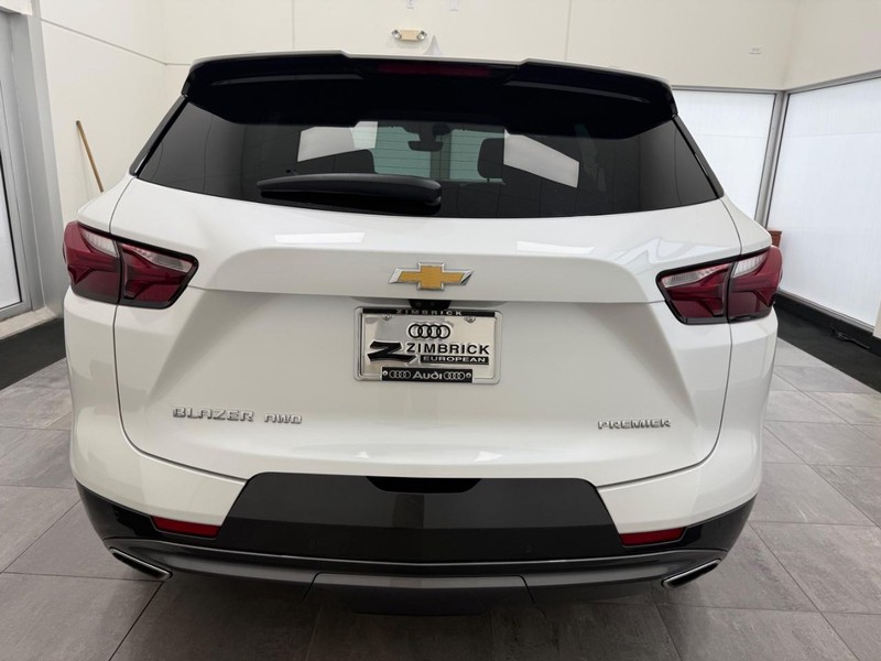 Chevrolet Blazer Vehicle Image 3