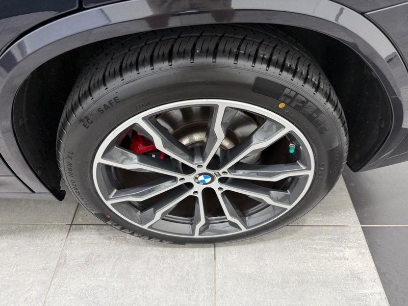 BMW X3 Vehicle Image 5