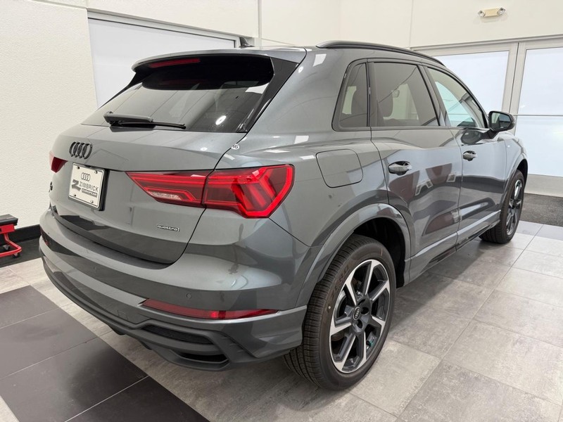 Audi Q3 Vehicle Image 2