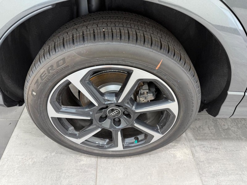 Audi Q3 Vehicle Image 3