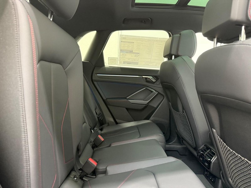 Audi Q3 Vehicle Image 4