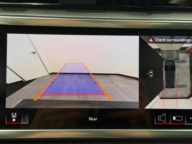 Audi Q3 Vehicle Image 12