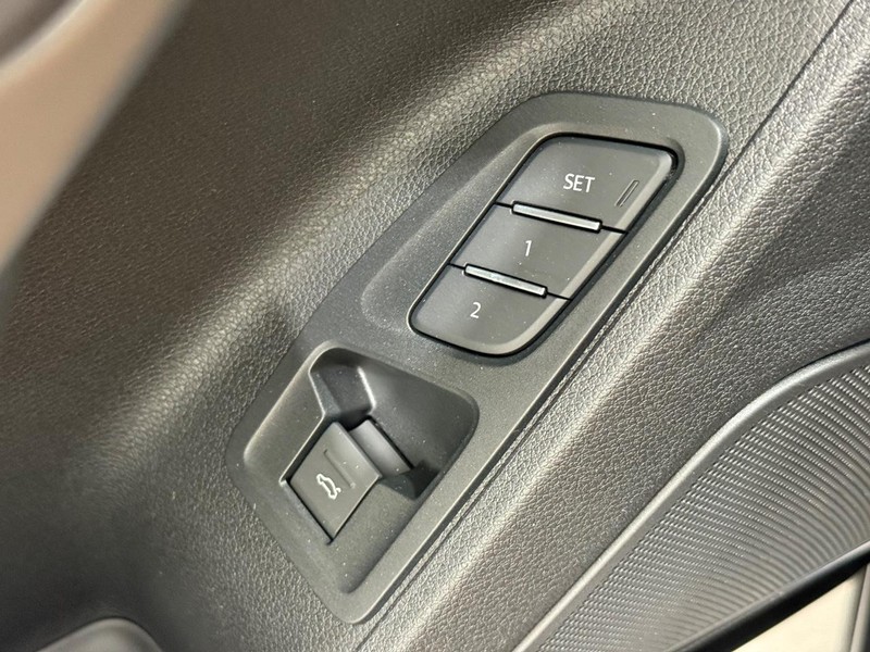 Audi Q3 Vehicle Image 14