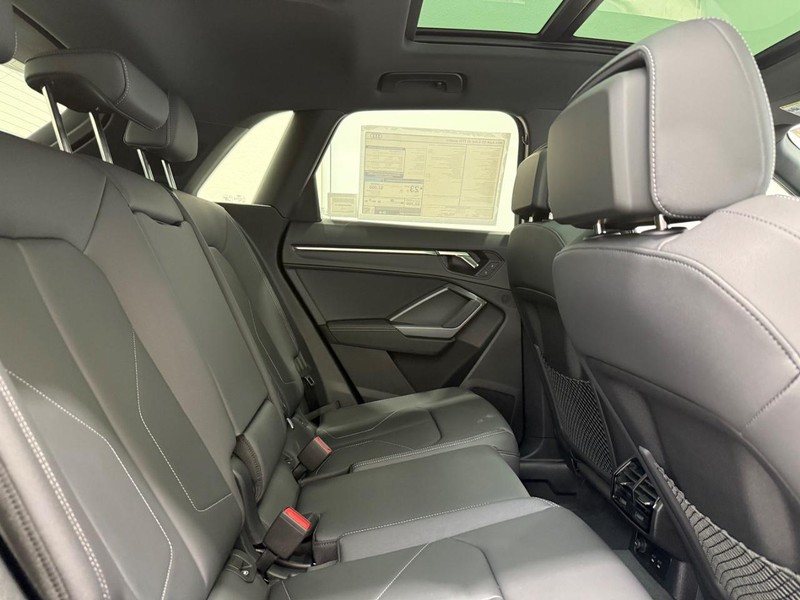 Audi Q3 Vehicle Image 4