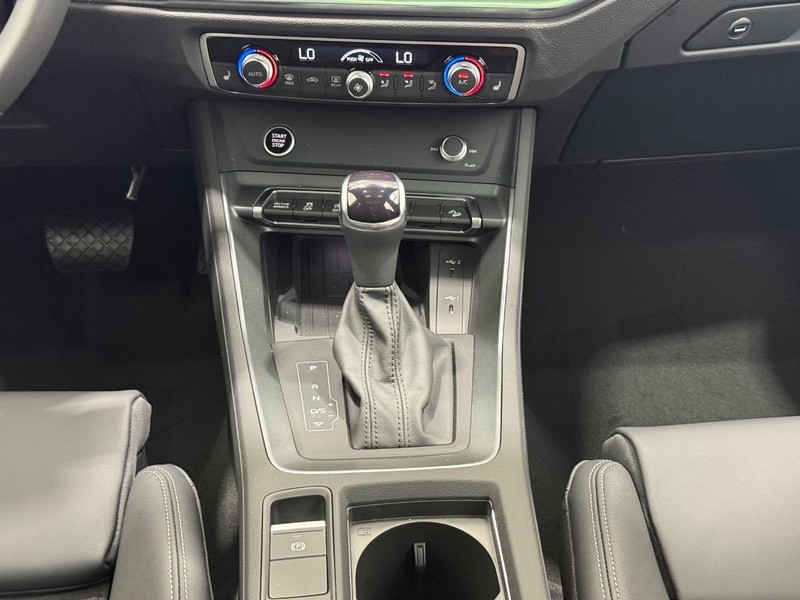 Audi Q3 Vehicle Image 7