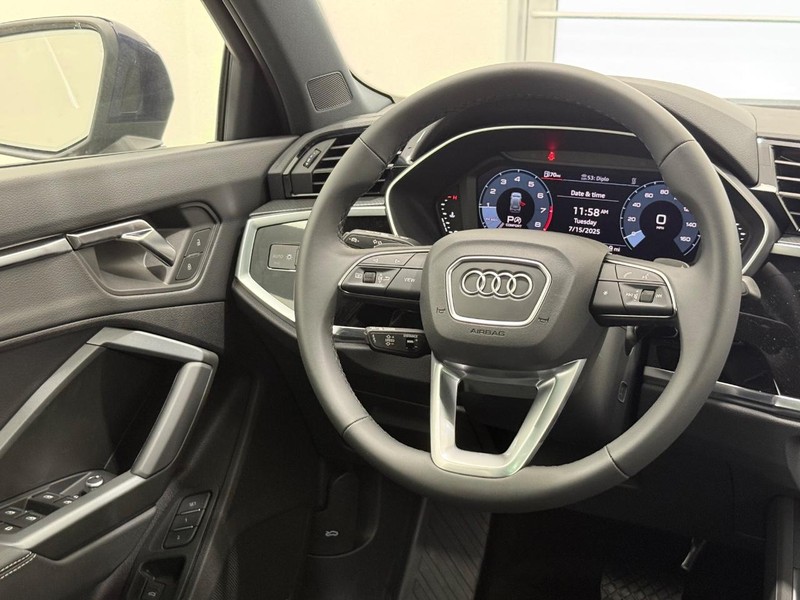 Audi Q3 Vehicle Image 8
