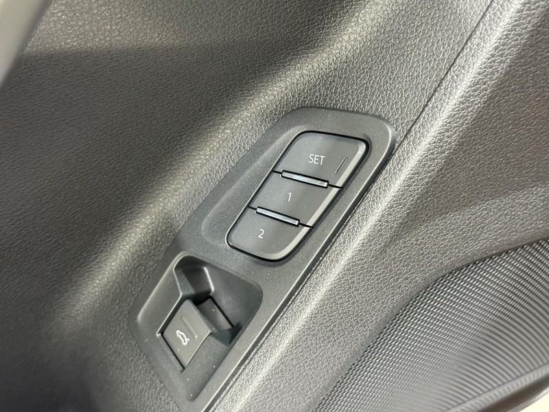 Audi Q3 Vehicle Image 10