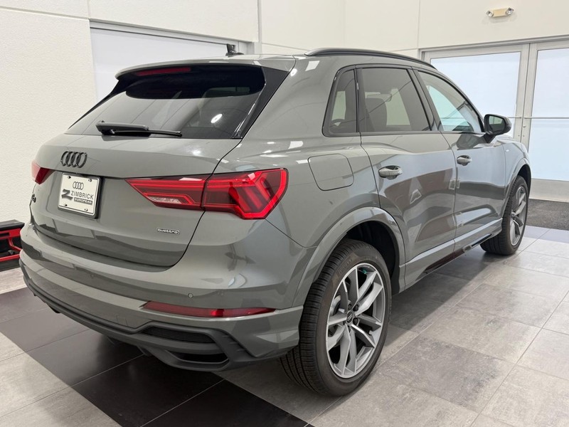 Audi Q3 Vehicle Image 2