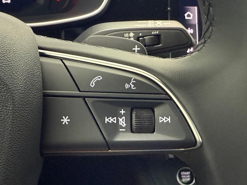 Audi Q3 Vehicle Image 10