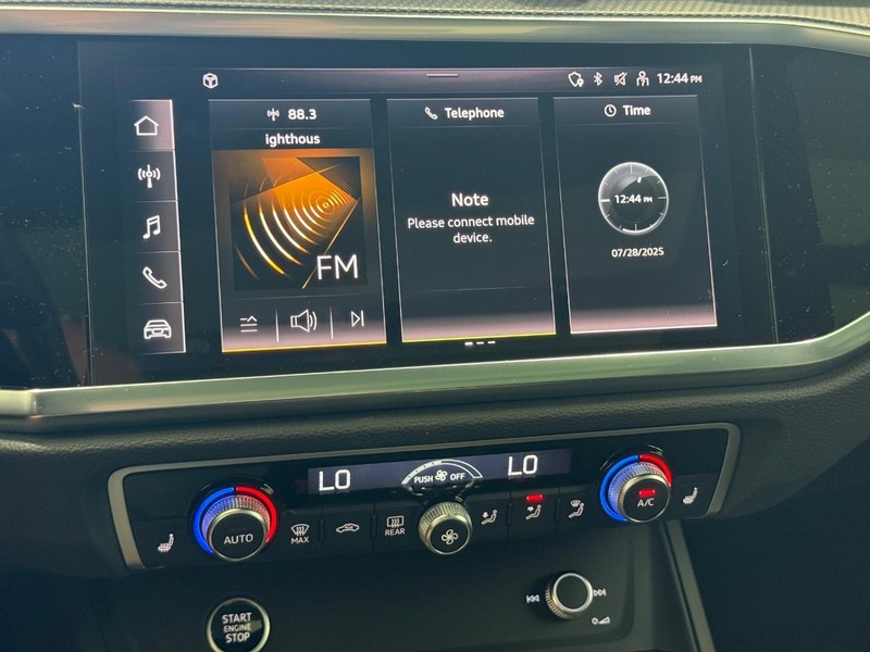 Audi Q3 Vehicle Image 11