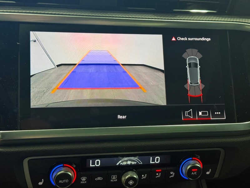 Audi Q3 Vehicle Image 12