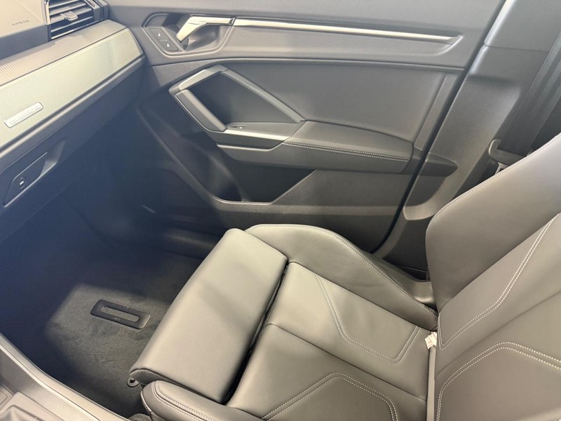 Audi Q3 Vehicle Image 15