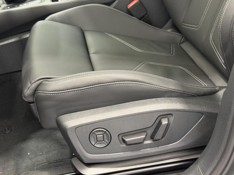 Audi Q3 Vehicle Image 16