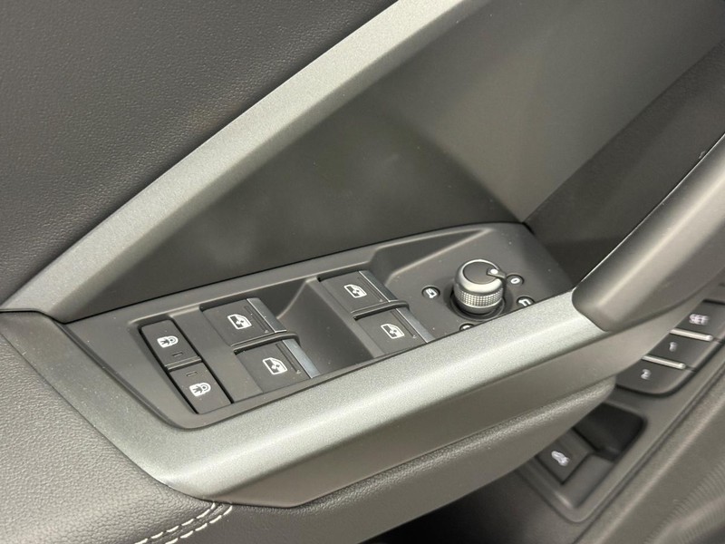 Audi Q3 Vehicle Image 17