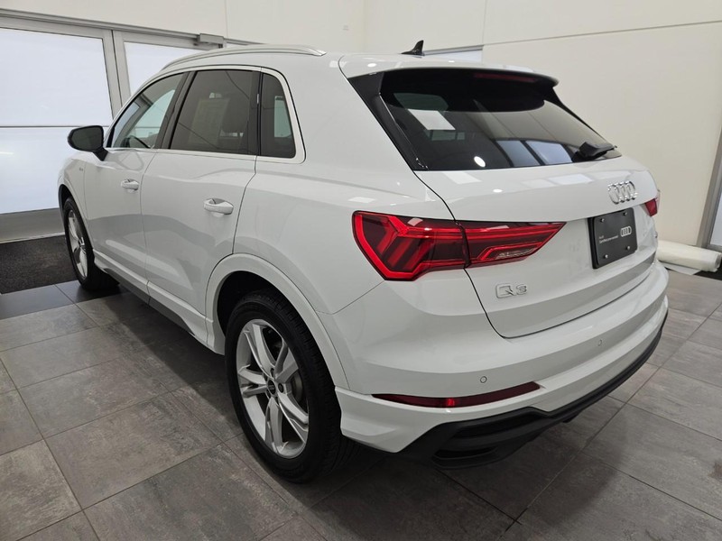 Audi Q3 Vehicle Image 4