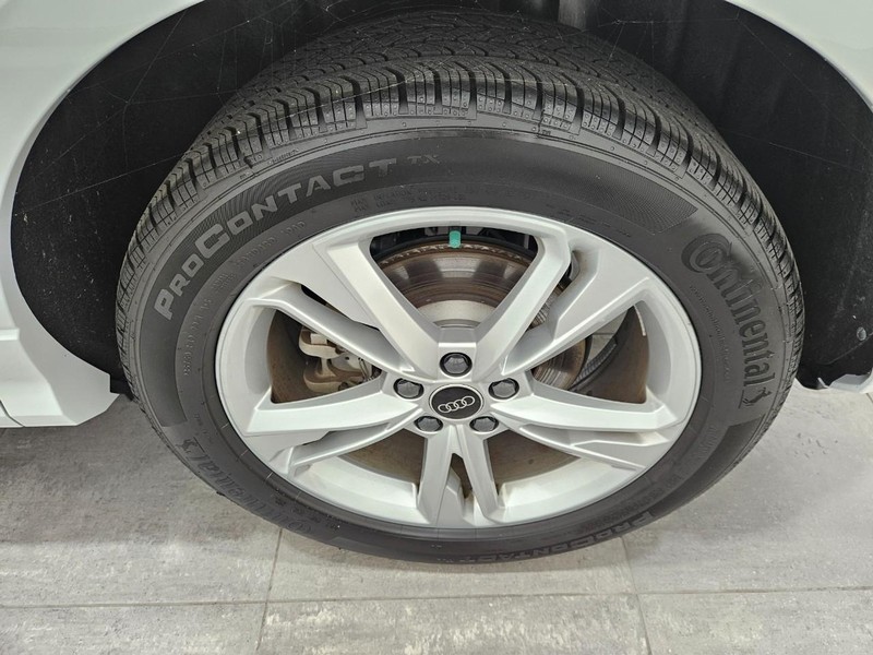 Audi Q3 Vehicle Image 5