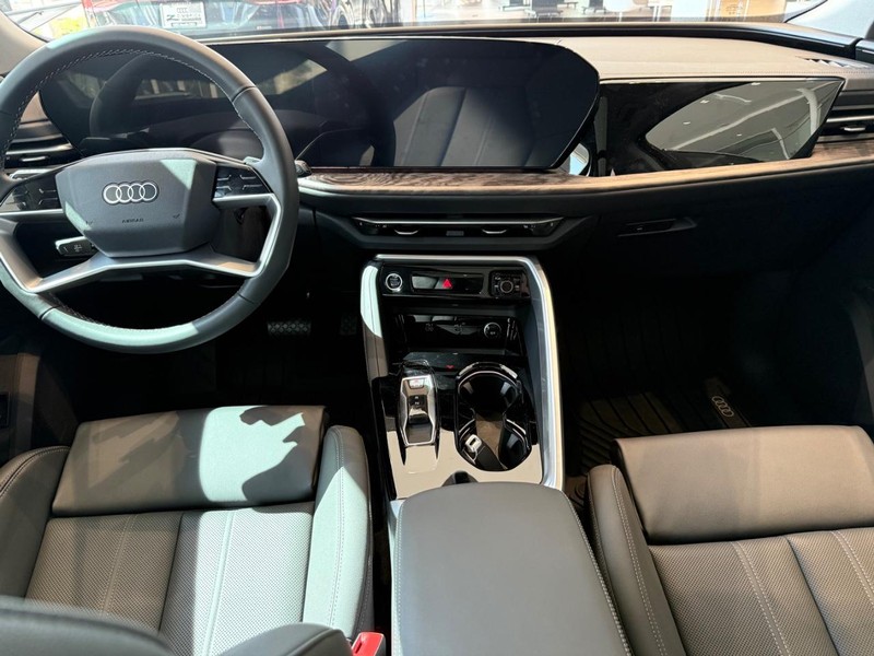 Audi Q5 Vehicle Image 5