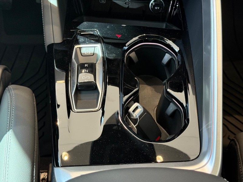 Audi Q5 Vehicle Image 7
