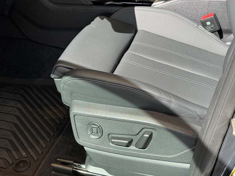 Audi Q5 Vehicle Image 16