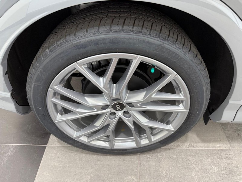 Audi Q4 e-tron Vehicle Image 3