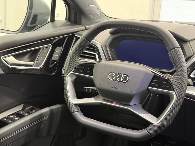 Audi Q4 e-tron Vehicle Image 8