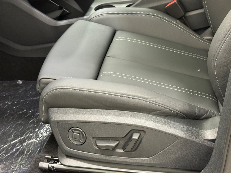 Audi Q4 e-tron Vehicle Image 16