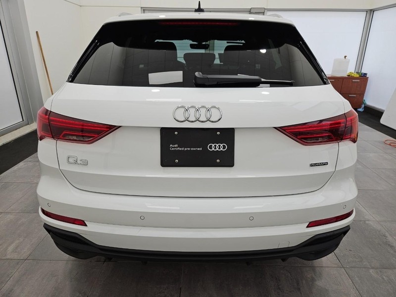 Audi Q3 Vehicle Image 3