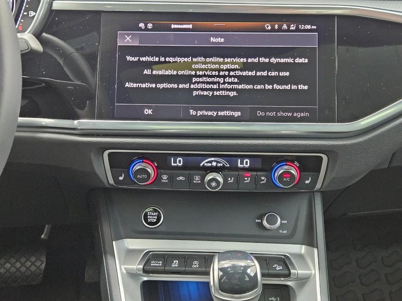 Audi Q3 Vehicle Image 9
