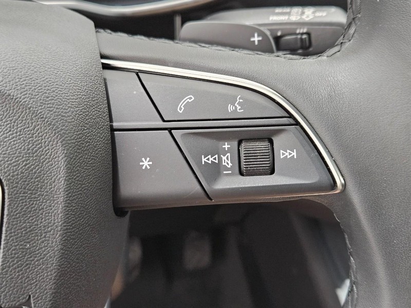 Audi Q3 Vehicle Image 15