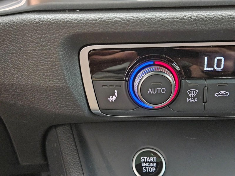 Audi Q3 Vehicle Image 18