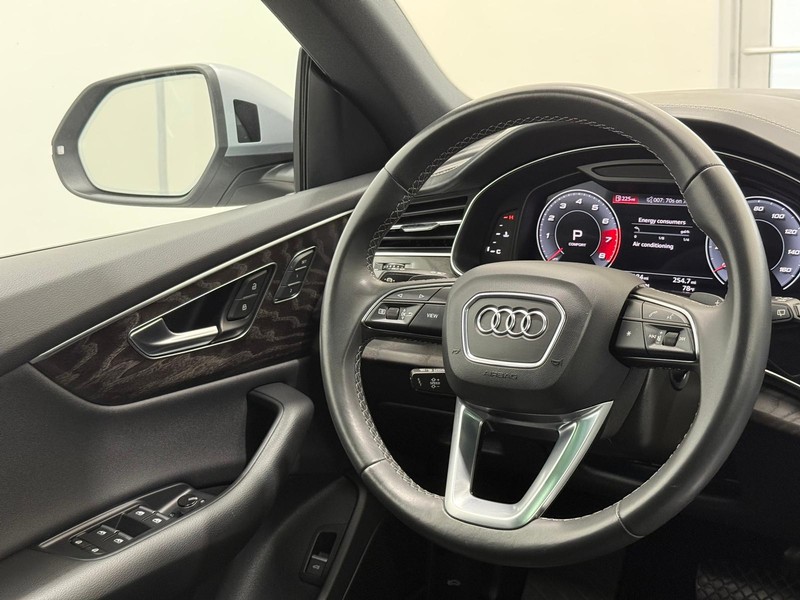 Audi Q8 Vehicle Image 12