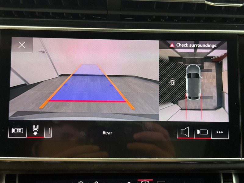 Audi Q8 Vehicle Image 18