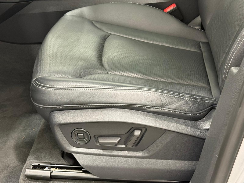 Audi Q8 Vehicle Image 21