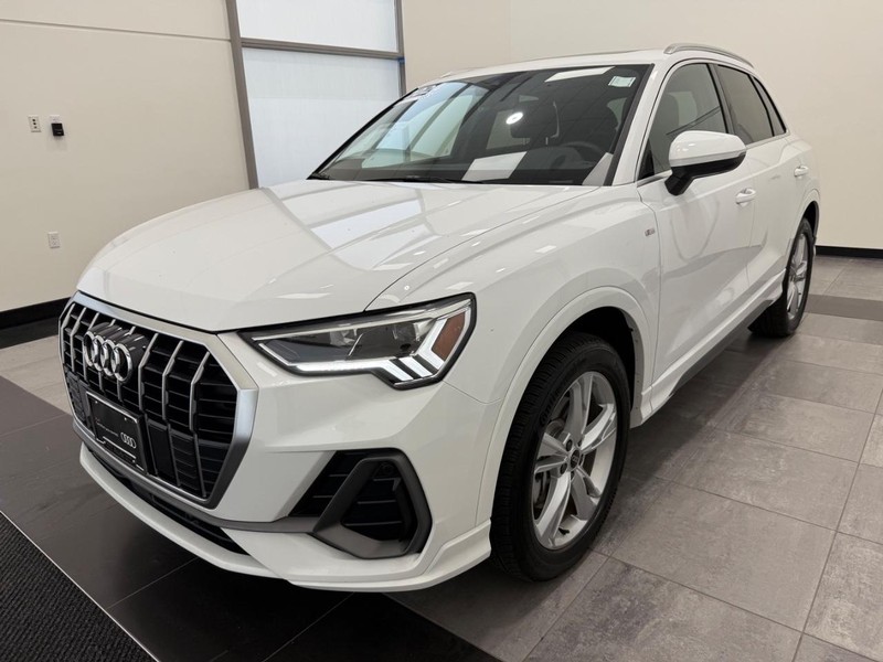 Audi Q3 Vehicle Image 6