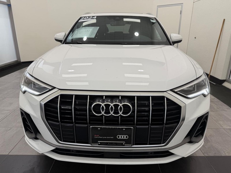 Audi Q3 Vehicle Image 7