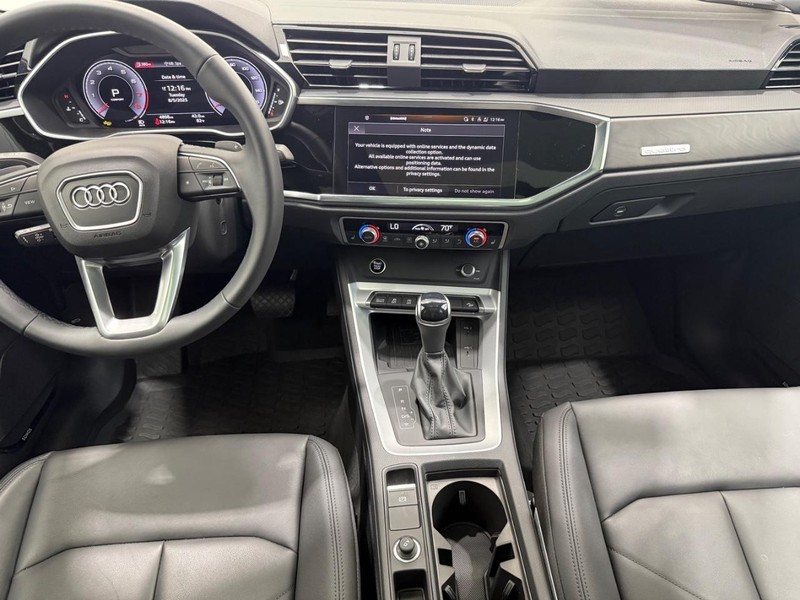 Audi Q3 Vehicle Image 9