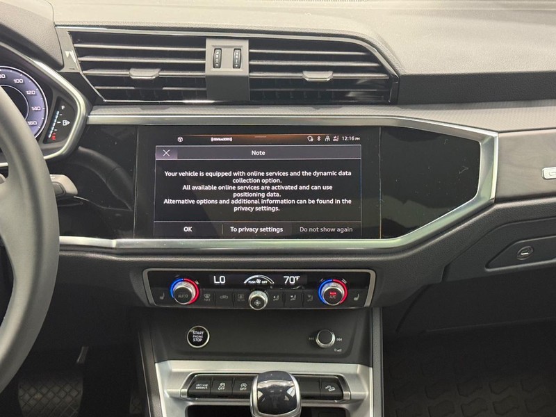Audi Q3 Vehicle Image 10