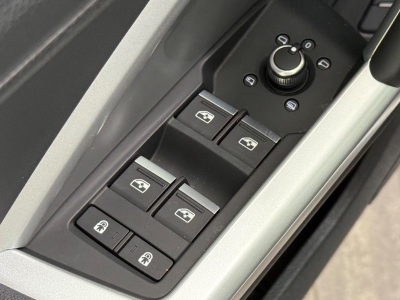Audi Q3 Vehicle Image 18