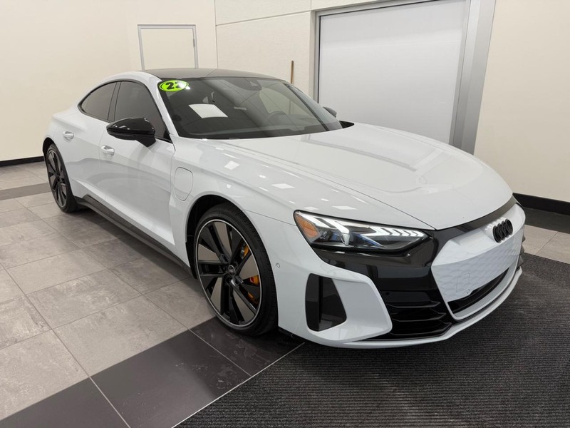 Audi RS e-tron GT Vehicle Image 10