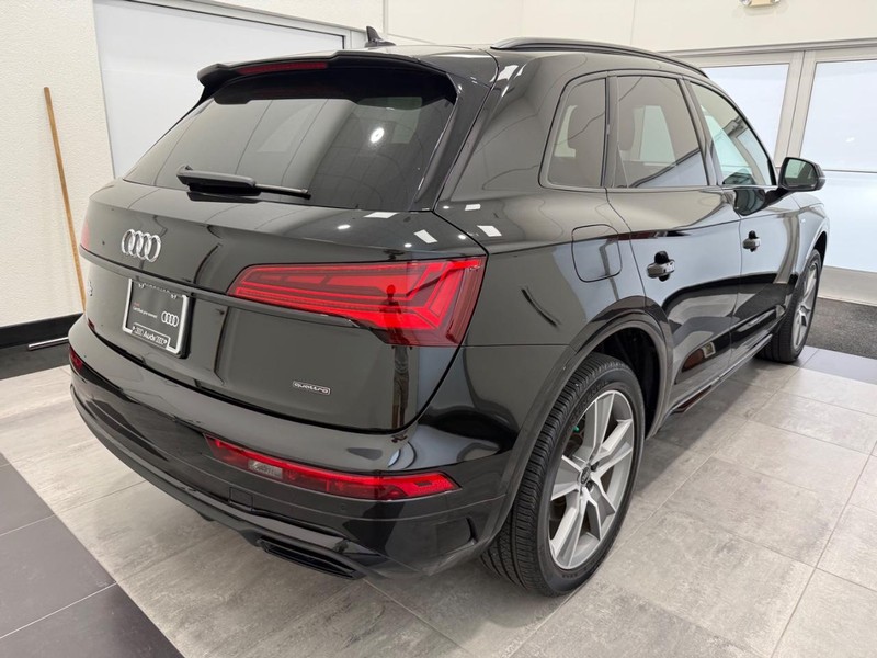 Audi Q5 Vehicle Image 2