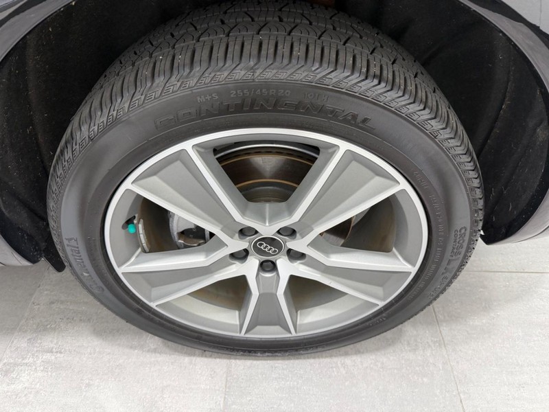 Audi Q5 Vehicle Image 5