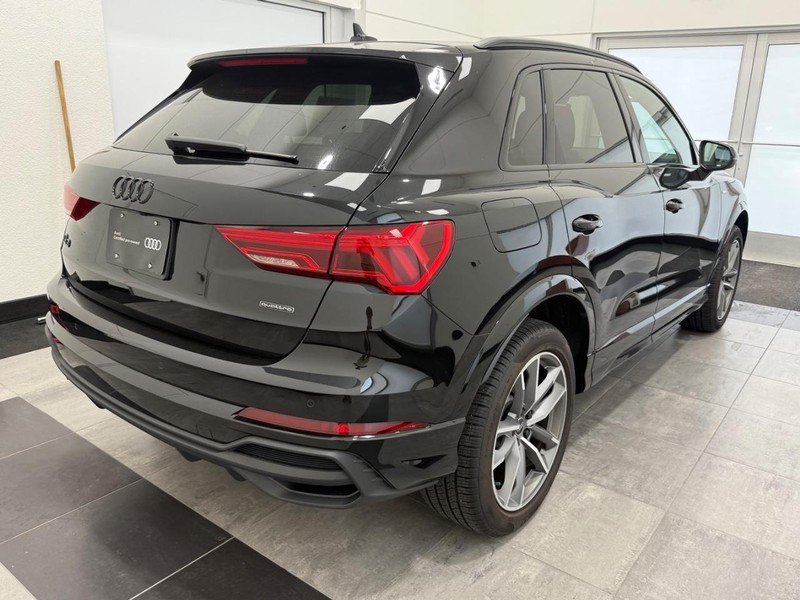 Audi Q3 Vehicle Image 2