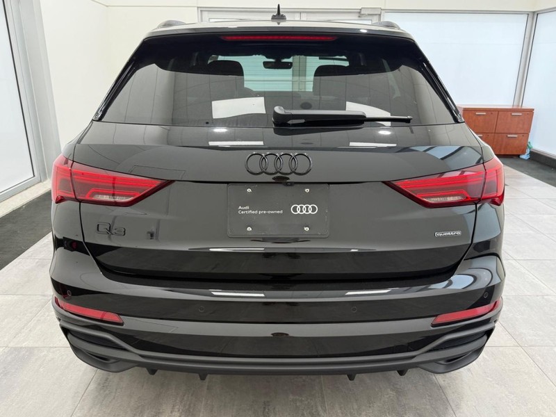 Audi Q3 Vehicle Image 3