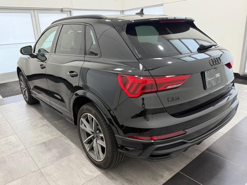 Audi Q3 Vehicle Image 4