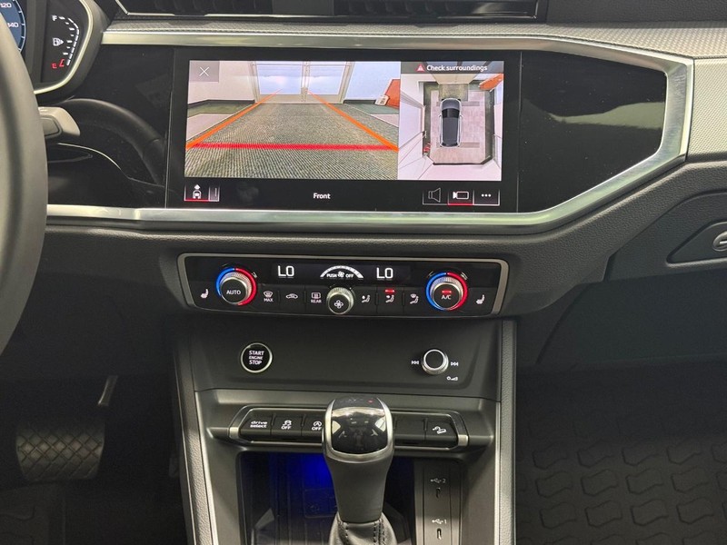 Audi Q3 Vehicle Image 10